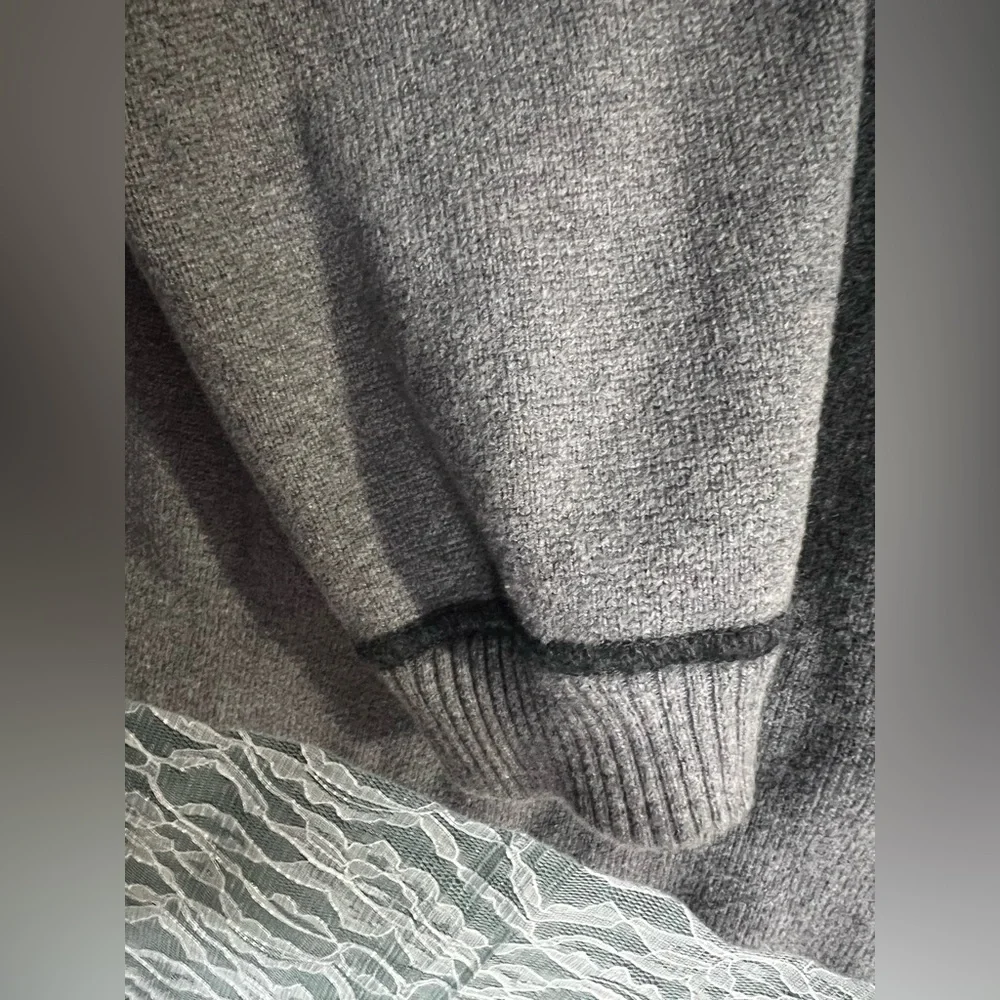 Eddie Bauer Men’s Gray Fitted Crewneck Sweater Size XL - Picture 5 of 6